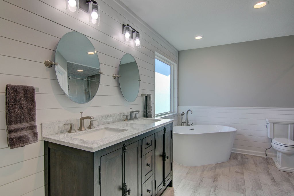 master bathroom 11146 whispering ln kansas city ks 66109