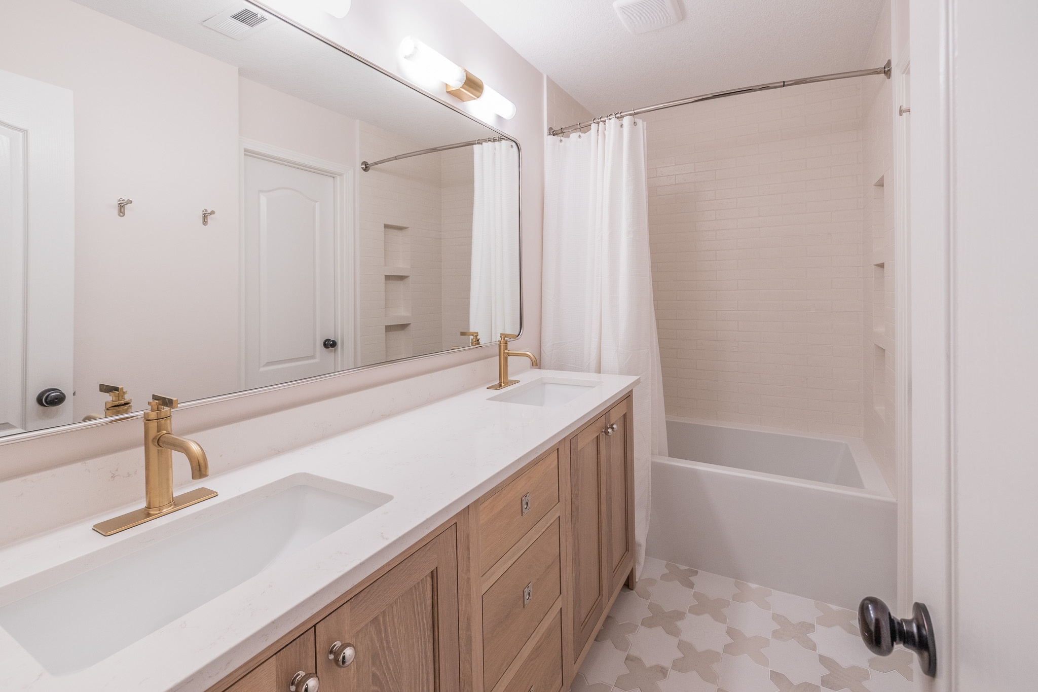 Lenexa, KS Guest Bathroom Remodel